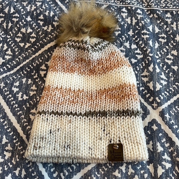 Mommy and Me Beanie Set - Picture 3 of 4